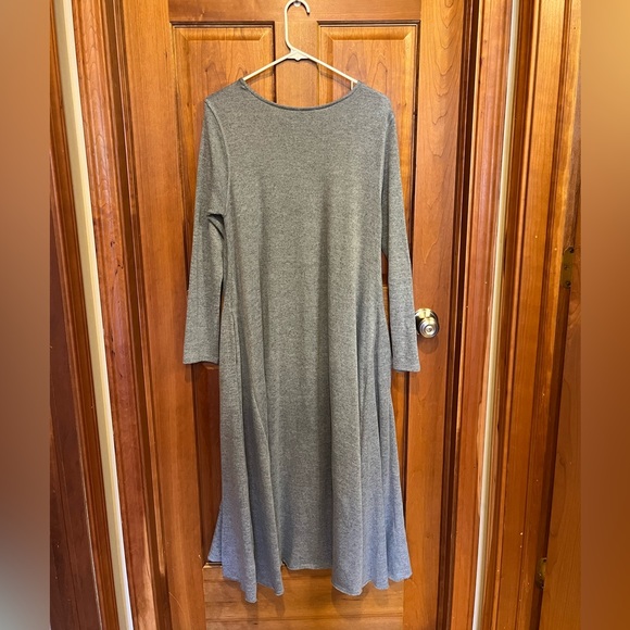 Agnes and Dora Midi length dress. Size M/L - Picture 2 of 2